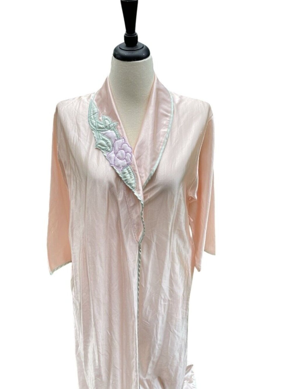 Vintage Pink Long Robe With Embroidered Floral Trim & Pockets Size S Made In USA